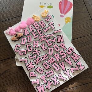 Shoe charms Pink letters 60 pcs